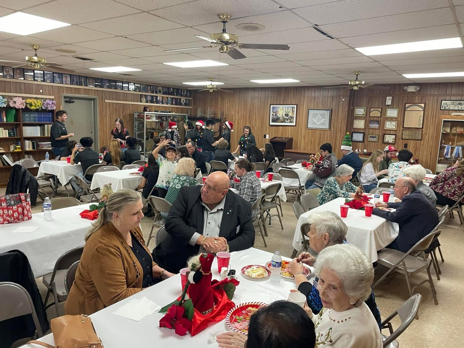 Holiday dinner & community